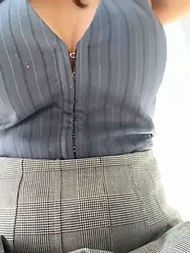 goodforKarina online show from April 16, 2026, 11:11 am