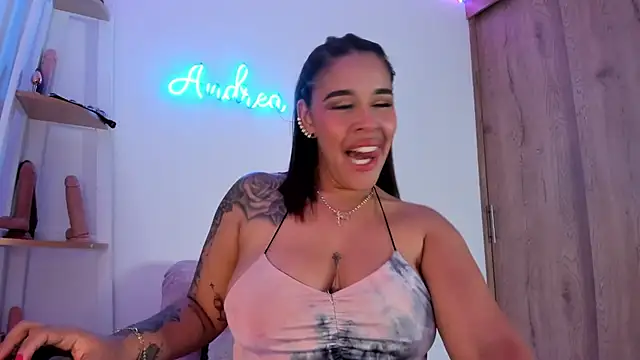 Snapshot of andrea_lopezz_ chatting on June 12, 2026, 4:32 am andrea lopezz online show from June 12, 2026, 4:32 am