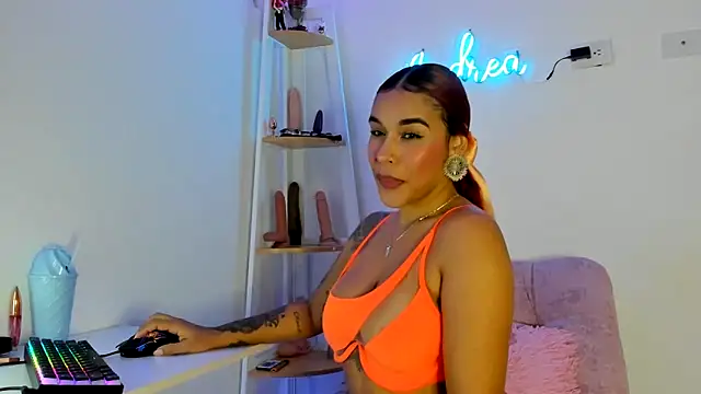 andrea lopezz  online show from February 6, 2025, 11:26 pm