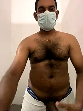 Snapshot of MALEHYPER chatting on November 4, 2025, 5:00 am MALEHYPER online show from November 4, 2025, 5:00 am