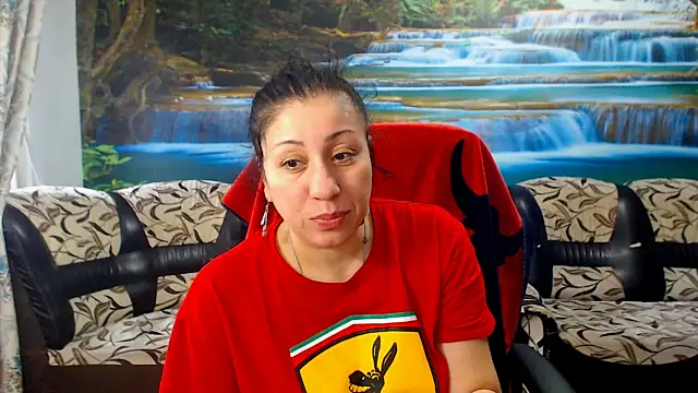 Snapshot of MoistMady chatting on February 26, 2026, 6:24 am MoistMady online show from February 26, 2026, 6:24 am