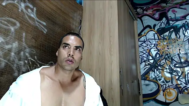 Snapshot of Justin_Frank chatting on October 31, 2025, 2:41 am Justin Frank online show from October 31, 2025, 2:41 am