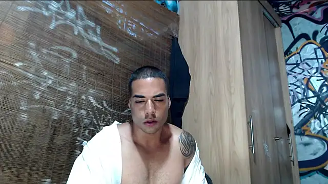 Snapshot of Justin_Frank chatting on November 27, 2025, 10:43 pm Justin Frank online show from November 27, 2025, 10:43 pm