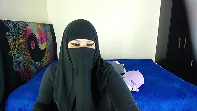 Snapshot of evelyn__salah chatting on April 27, 2026, 11:25 pm evelyn salah online show from April 27, 2026, 11:25 pm