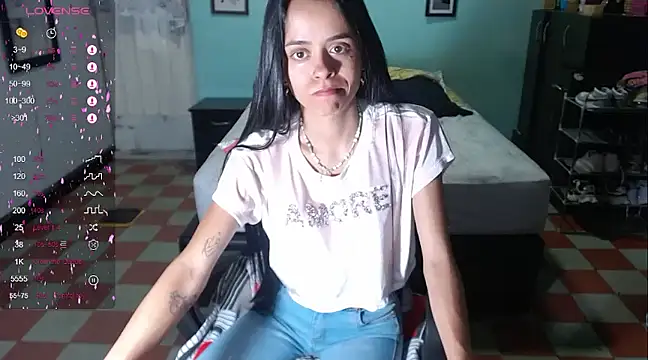 Mia sexy18  online show from January 16, 2025, 2:51 am