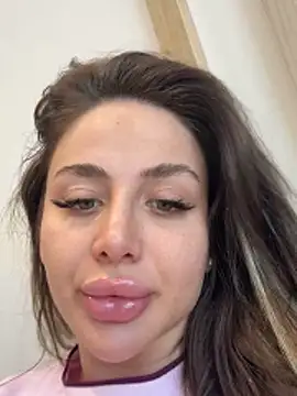 Snapshot of AshleySinn chatting on March 9, 2026, 7:23 am AshleySinn online show from March 9, 2026, 7:23 am