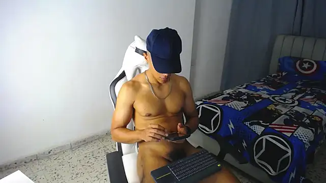 Snapshot of DavidAngell7 chatting on February 10, 2025, 5:58 am DavidAngell7 online show from February 10, 2025, 5:58 am