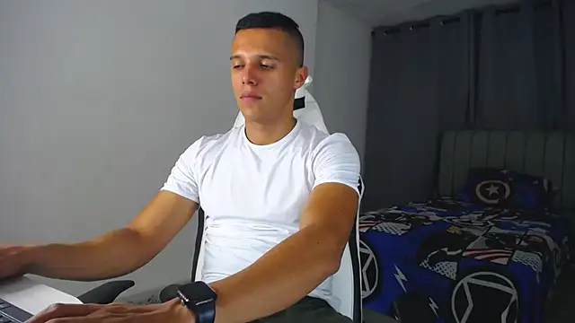 Snapshot of DavidAngell7 chatting on March 23, 2025, 6:16 am DavidAngell7 online show from March 23, 2025, 6:16 am