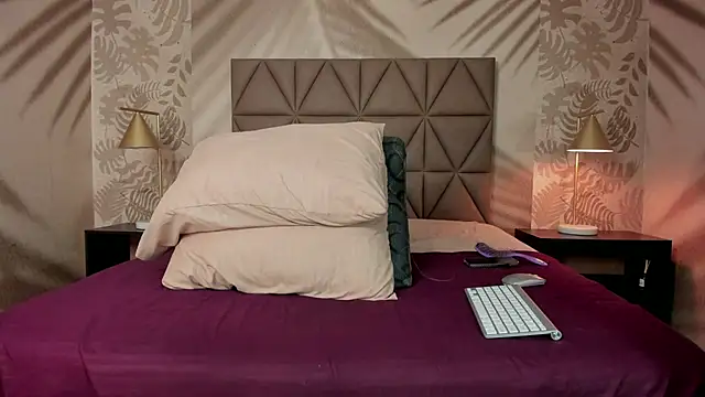 Snapshot of Scarleett_22 chatting on February 11, 2026, 7:58 pm Scarleett 22 online show from February 11, 2026, 7:58 pm