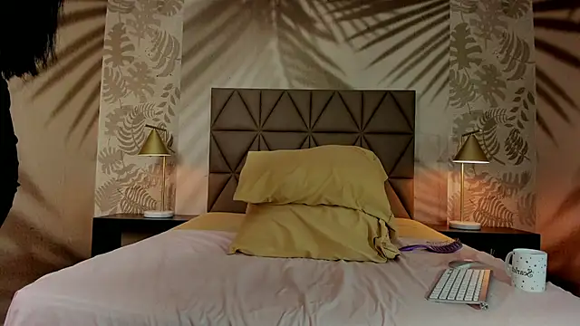 Snapshot of Scarleett_22 chatting on February 19, 2026, 8:06 pm Scarleett 22 online show from February 19, 2026, 8:06 pm