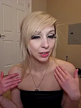 AmethystFoxx online show from February 17, 2026, 10:40 pm