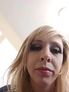 AmethystFoxx online show from June 21, 2026, 5:19 pm