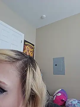 AmethystFoxx online show from June 22, 2026, 6:38 pm