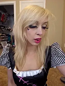 Snapshot of AmethystFoxx chatting on October 27, 2025, 9:38 pm AmethystFoxx online show from October 27, 2025, 9:38 pm