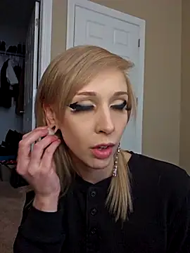 AmethystFoxx online show from February 20, 2026, 7:27 pm