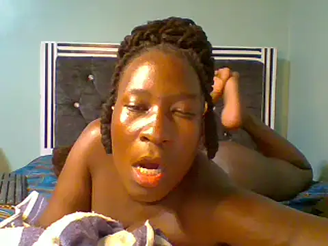 blackcuteebony online show from March 16, 2025, 4:01 pm