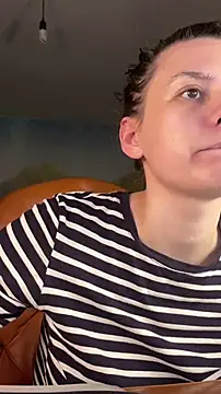 Snapshot of NinaVI chatting on December 29, 2024, 5:54 pm NinaVI online show from December 29, 2024, 5:54 pm