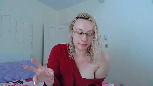 Snapshot of ashleyblaydex chatting on February 11, 2026, 8:31 pm ashleyblaydex online show from February 11, 2026, 8:31 pm