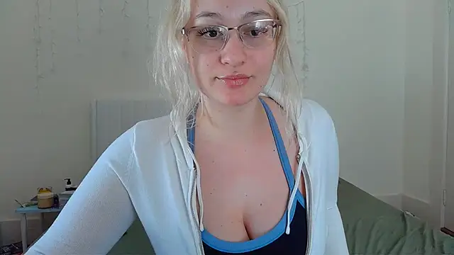 Snapshot of ashleyblaydex chatting on March 18, 2026, 7:48 pm ashleyblaydex online show from March 18, 2026, 7:48 pm