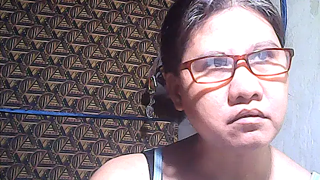sweetsosie18 online show from April 26, 2026, 10:45 am