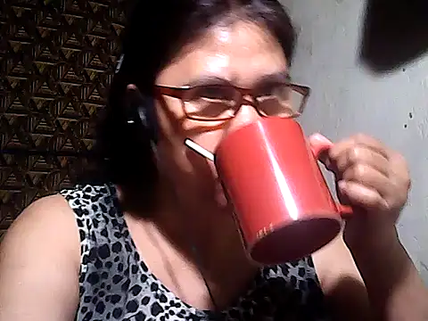 sweetsosie18 online show from February 4, 2026, 8:04 pm