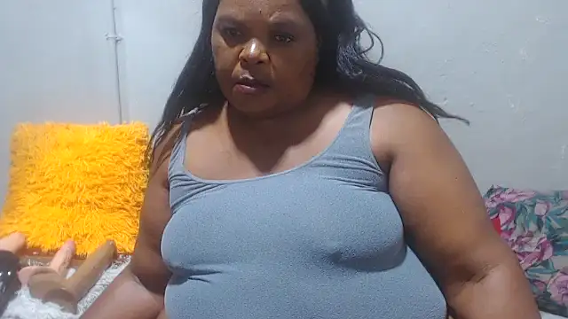 MatureBootyBabe4Uxx online show from October 12, 2025, 3:24 pm