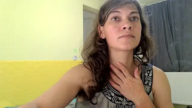 Snapshot of MercyLove chatting on November 9, 2025, 3:38 pm MercyLove online show from November 9, 2025, 3:38 pm