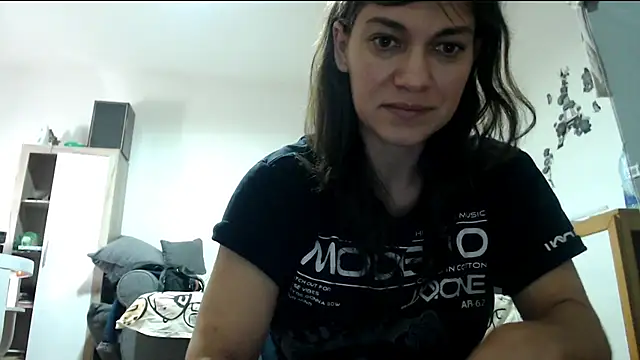 Snapshot of MercyLove chatting on November 2, 2025, 12:32 pm MercyLove online show from November 2, 2025, 12:32 pm