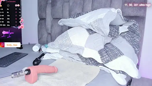 Snapshot of emily_fox1 chatting on February 9, 2026, 10:46 am emily fox1 online show from February 9, 2026, 10:46 am