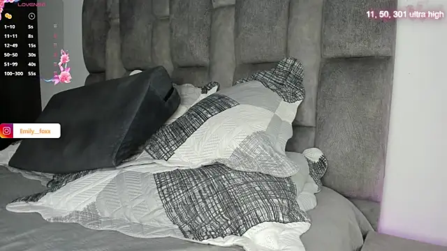 Snapshot of emily_fox1 chatting on March 3, 2026, 10:33 am emily fox1 online show from March 3, 2026, 10:33 am