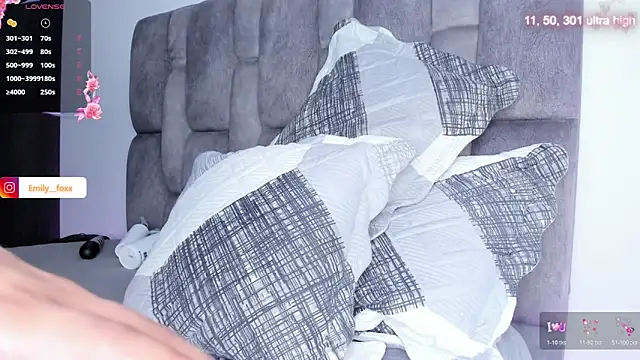 Snapshot of emily_fox1 chatting on February 18, 2026, 10:33 am emily fox1 online show from February 18, 2026, 10:33 am