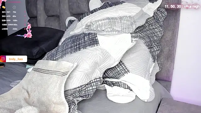 Snapshot of emily_fox1 chatting on March 16, 2026, 10:52 am emily fox1 online show from March 16, 2026, 10:52 am