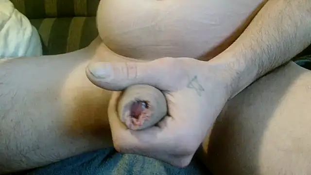 Snapshot of PikWilInPoes chatting on December 8, 2024, 9:57 am PikWilInPoes online show from December 8, 2024, 9:57 am