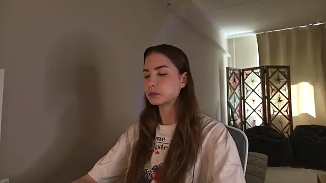 Snapshot of Abella_Danger_X chatting on May 3, 2026, 7:13 am Abella Danger X online show from May 3, 2026, 7:13 am