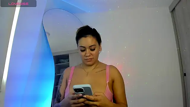 SussiVega online show from October 2, 2025, 8:23 pm