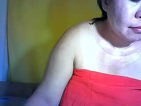 Snapshot of boobsiness chatting on October 25, 2025, 1:38 am boobsiness online show from October 25, 2025, 1:38 am