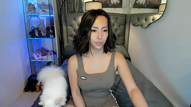 reighnempress online show from October 18, 2025, 2:46 am