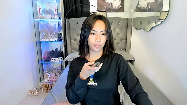 reighnempress online show from March 5, 2026, 1:08 pm