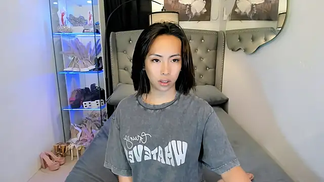 reighnempress online show from February 18, 2026, 12:52 am