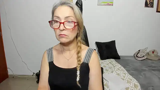 Snapshot of D-yanamilf chatting on October 10, 2025, 11:16 pm D-yanamilf online show from October 10, 2025, 11:16 pm