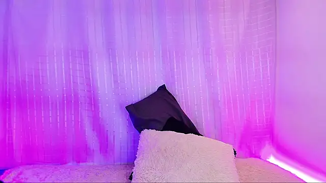 Snapshot of Samii_Evans chatting on February 13, 2025, 3:39 am Samii Evans online show from February 13, 2025, 3:39 am