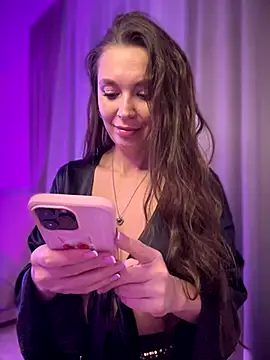 Snapshot of Emma_Catt chatting on December 1, 2024, 9:42 pm Emma Catt online show from December 1, 2024, 9:42 pm