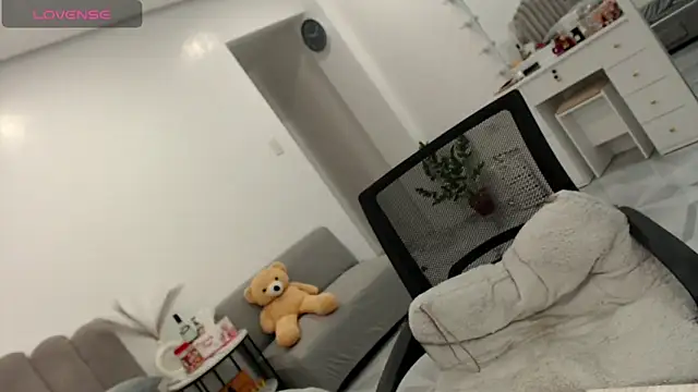 LoveMarieFoxxx online show from October 8, 2025, 2:13 am