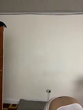 Snapshot of Juliana_News chatting on October 16, 2025, 3:59 am Juliana News online show from October 16, 2025, 3:59 am