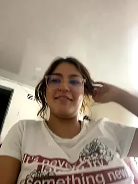 Snapshot of Juliana_News chatting on October 8, 2025, 4:36 am Juliana News online show from October 8, 2025, 4:36 am