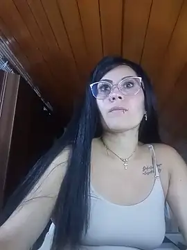 Tania mature online show from June 3, 2026, 5:50 pm