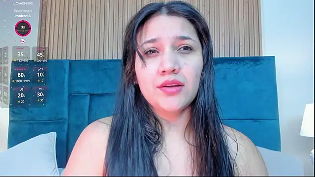 Snapshot of Kareena_chopra chatting on June 23, 2026, 12:25 pm Kareena chopra online show from June 23, 2026, 12:25 pm