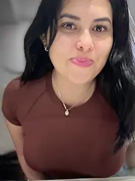 Snapshot of Alyaa_s chatting on October 22, 2025, 10:30 pm Alyaa s online show from October 22, 2025, 10:30 pm