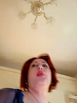 Snapshot of mom4you chatting on February 8, 2026, 10:35 am mom4you online show from February 8, 2026, 10:35 am