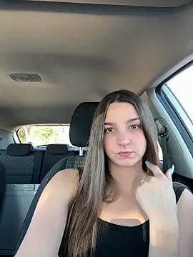 Snapshot of DoriDeluxe66 chatting on October 27, 2025, 8:26 am DoriDeluxe66 online show from October 27, 2025, 8:26 am